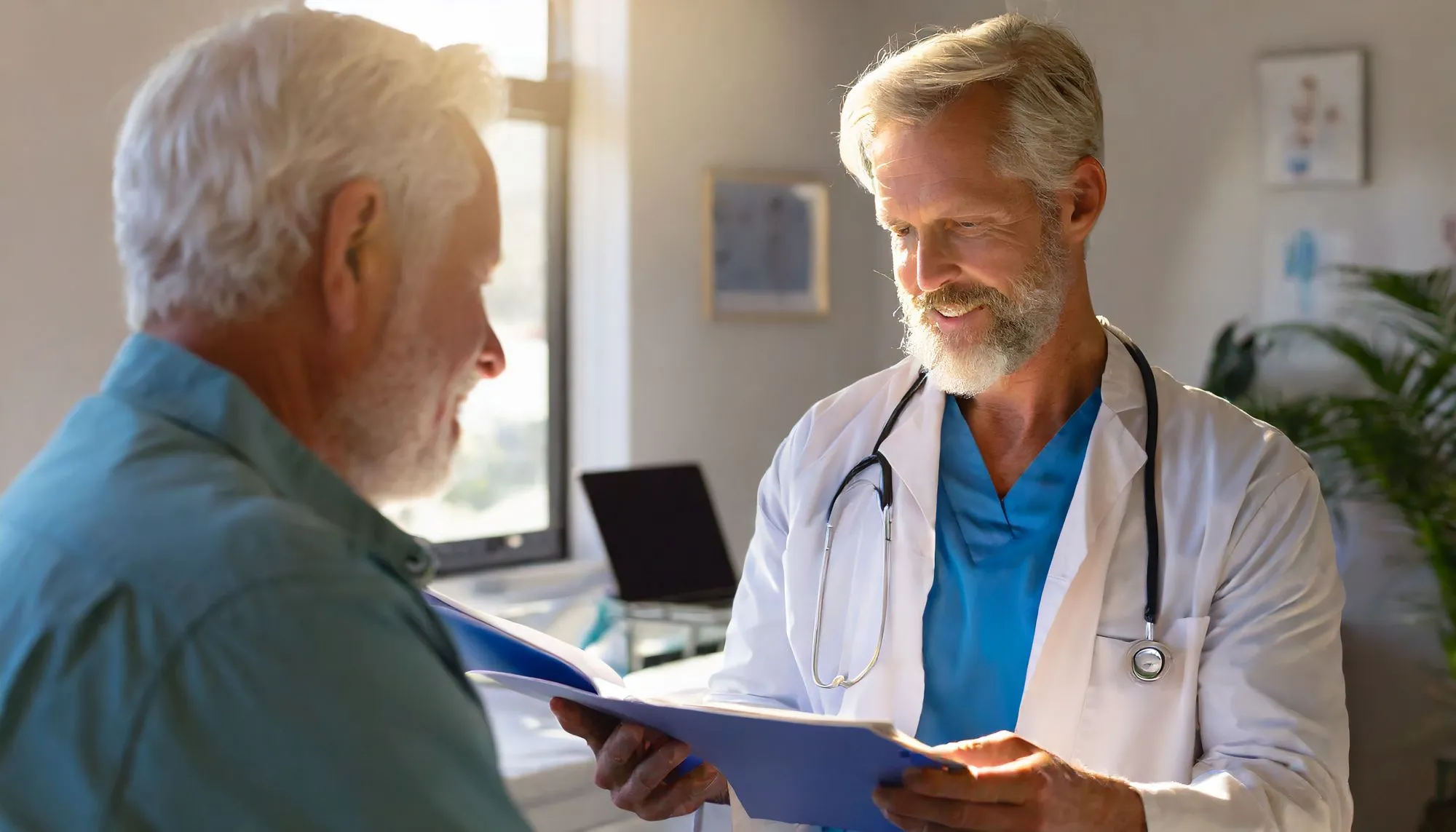 Original Medicare Vs. Advantage Plans: 7 Differences to Know